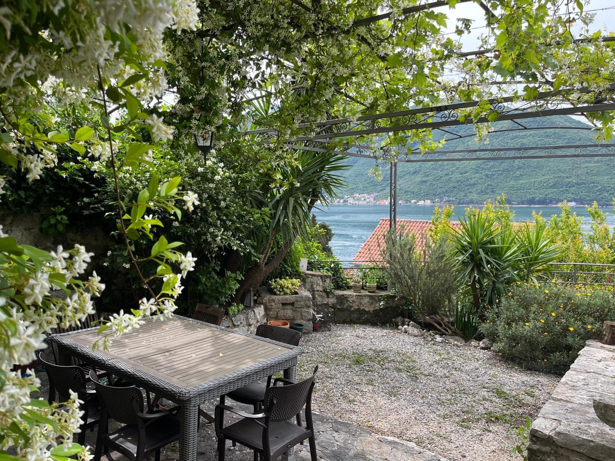 Be Happy In Perast Apartment ภายนอก รูปภาพ
